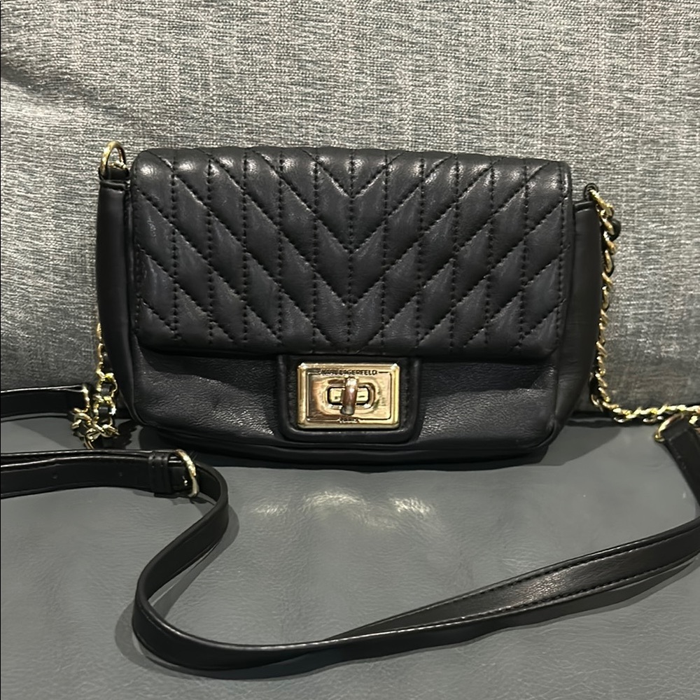 Chic Black Quilted Shoulder Bag